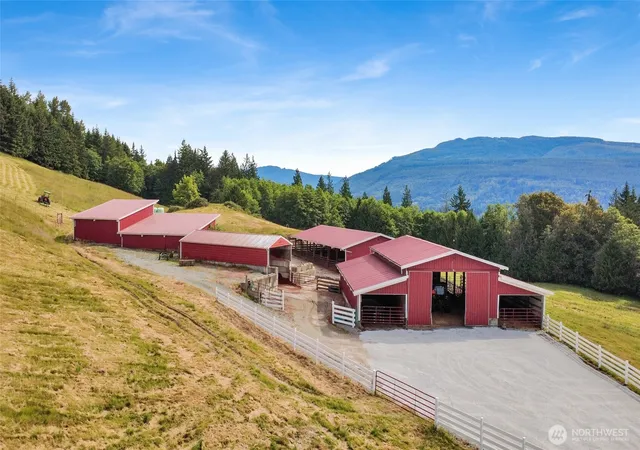 Photo 3 of House for sale at 18077 Fox Holw Ln, Bow, WA 98232 | MLS# NWM2585620 | Listing updated on 2026-09-29