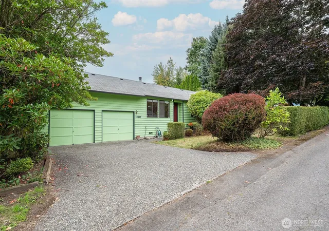 Single family home for sale at 19507 55th Avenue NE, Lake Forest Park, WA 98155 | MLS# NWM2585626