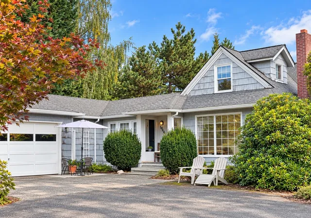 Single family home for sale at 16414 104th Avenue NE, Bothell, WA 98011 | MLS# NWM2585635