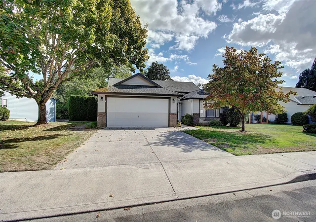Photo 2 of Single family home for sale at 4704 Rolling Meadows Dr, Washougal, WA 98671 | MLS# NWM2585645 | Listing updated on 2026-10-22