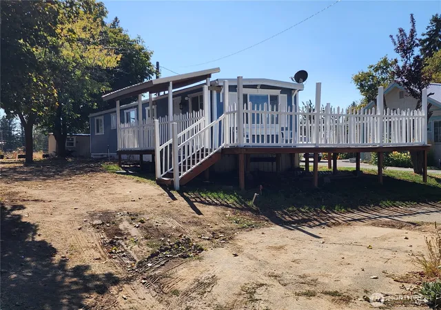 Photo 2 of Manufactured home for sale at 720 E Locust St, Waterville, WA 98858 | MLS# NWM2585661 | Listing updated on 2026-09-22