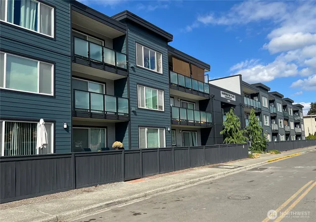 Photo 3 of Single family home for sale at 1175 Harrington Pl Ne #214, Renton, WA 98056 | MLS# NWM2585664 | Listing updated on 2026-09-26
