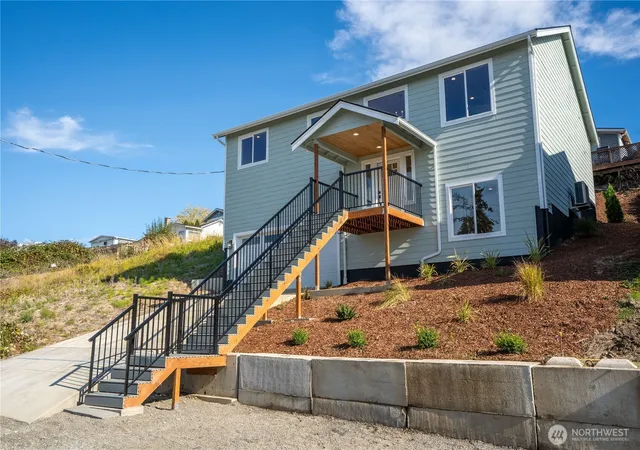 Photo 2 of Single family home for sale at 7528 Wooldridge Dr, Blaine, WA 98230 | MLS# NWM2585685 | Listing updated on 2026-09-25