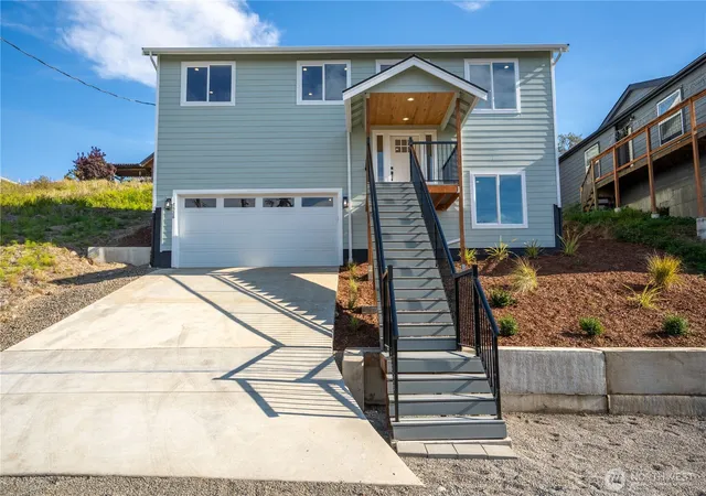 Photo 3 of Single family home for sale at 7528 Wooldridge Dr, Blaine, WA 98230 | MLS# NWM2585685 | Listing updated on 2026-09-25
