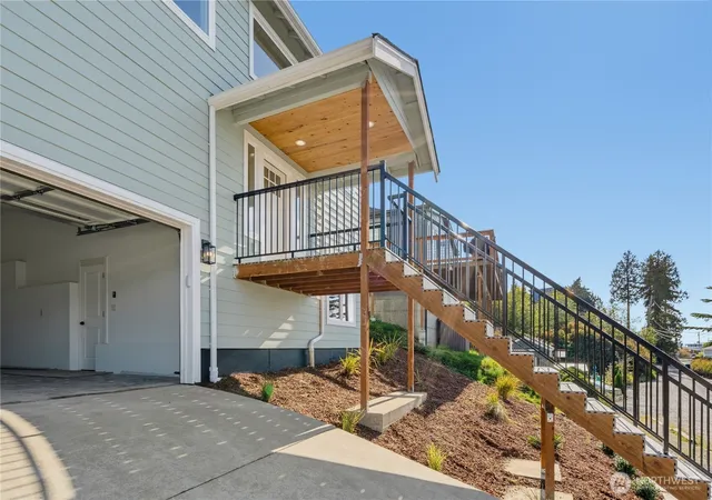 Photo 3 of Single family home for sale at 7528 Wooldridge Dr, Blaine, WA 98230 | MLS# NWM2585685 | Listing updated on 2026-09-25