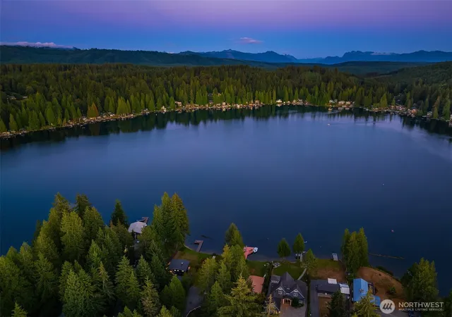 Photo 2 of Single family home for sale at 3 Sw Lake Roesiger Rd, Snohomish, WA 98290 | MLS# NWM2585688 | Listing updated on 2026-09-24
