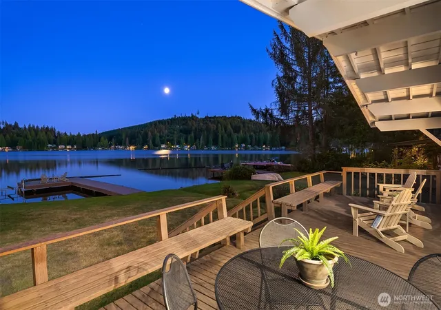Photo 3 of Single family home for sale at 3 SW Lake Roesiger Rd, Snohomish, WA 98290 | MLS# NWM2585688 | Listing updated on 2026-09-24