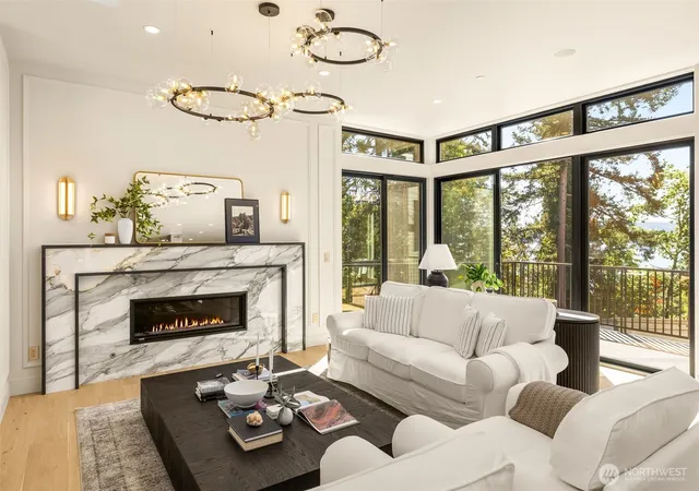 Photo 2 of Single family home for sale at 7124 NE 119th Lane, Kirkland, WA 98034 | MLS# NWM2585693 | Listing updated on 2026-10-15