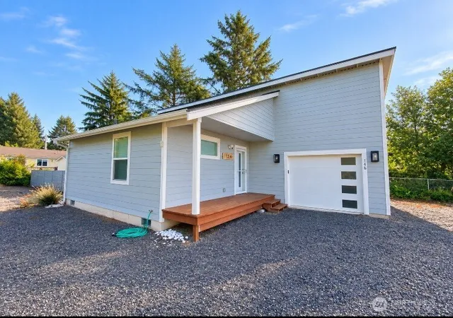 Photo 2 of Single family home for sale at 146 N Port Loop Nw, Ocean Shores, WA 98569 | MLS# NWM2585695 | Listing updated on 2026-09-26