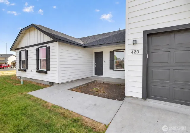 Photo 4 of Single family home for sale at 420 T St SW, Quincy, WA 98848 | MLS# NWM2585696 | Listing updated on 2026-09-25