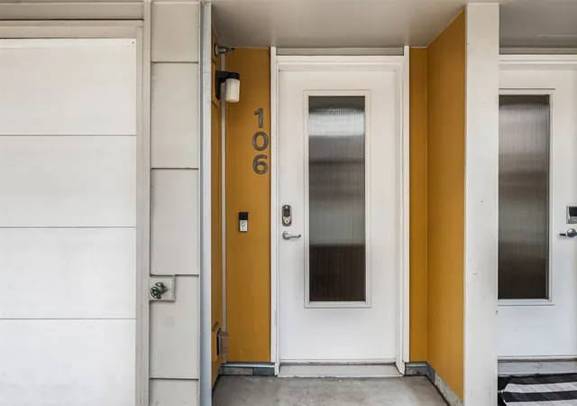 Photo 3 of Townhouse for sale at 15219 Ne 81st Way #106, Redmond, WA 98052 | MLS# NWM2585697 | Listing updated on 2026-10-16