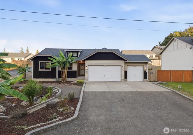 Photo 2 of Single family home for sale at 3635 Nevada Ave E, Port Orchard, WA 98366 | MLS# NWM2585699 | Listing updated on 2026-09-30