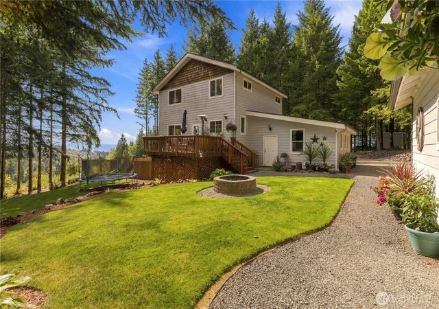 Photo 1 of Single family home for sale at 125 Whippoorwill Ln, Longview, WA 98632 | MLS# NWM2585706 | Listing updated on 2026-09-25