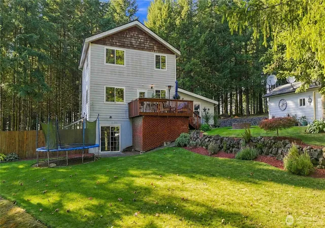 Photo 3 of Single family home for sale at 125 Whippoorwill Ln, Longview, WA 98632 | MLS# NWM2585706 | Listing updated on 2026-09-25