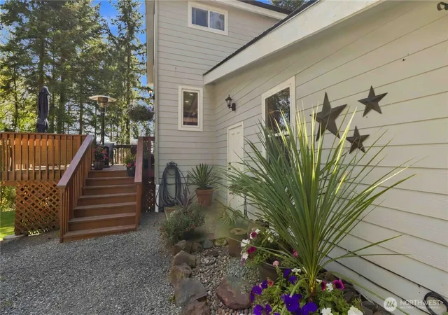 Photo 4 of Single family home for sale at 125 Whippoorwill Ln, Longview, WA 98632 | MLS# NWM2585706 | Listing updated on 2026-09-25