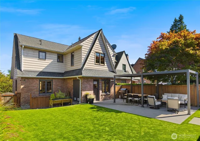 Photo 2 of Sale Pending at 6857 32nd Avenue Ne, Seattle, WA 98115 | MLS# NWM2585712 | Listing updated on 2026-09-29