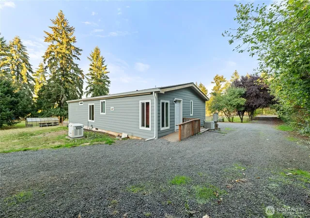 Photo 2 of Single family home for sale at 557 Tennessee Rd, Winlock, WA 98596 | MLS# NWM2585723 | Listing updated on 2026-09-28