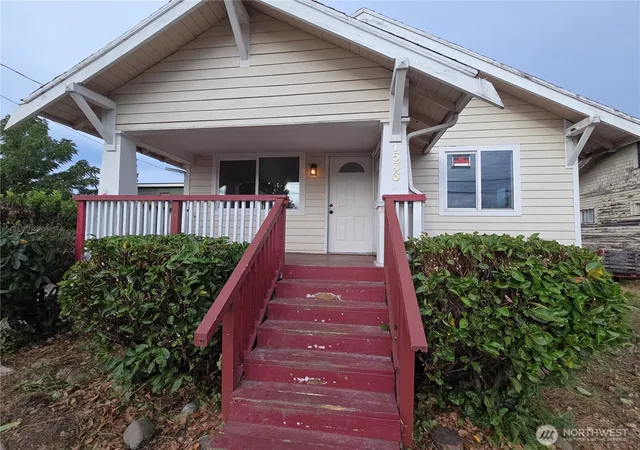 Photo 2 of Single family home for sale at 1536 S State St, Tacoma, WA 98405 | MLS# NWM2585727 | Listing updated on 2026-09-30
