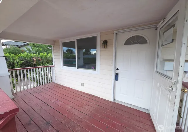 Photo 4 of Single family home for sale at 1536 S State St, Tacoma, WA 98405 | MLS# NWM2585727 | Listing updated on 2026-09-30
