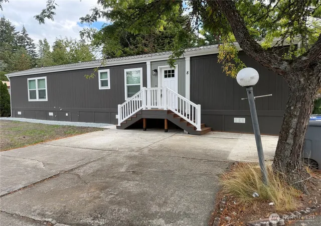 Photo 1 of Manufactured home for sale at 375 Union Ave Se #8, Renton, WA 98059 | MLS# NWM2585728 | Listing updated on 2026-09-25