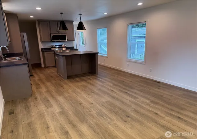 Photo 3 of Manufactured home for sale at 375 Union Ave SE #8, Renton, WA 98059 | MLS# NWM2585728 | Listing updated on 2026-09-25