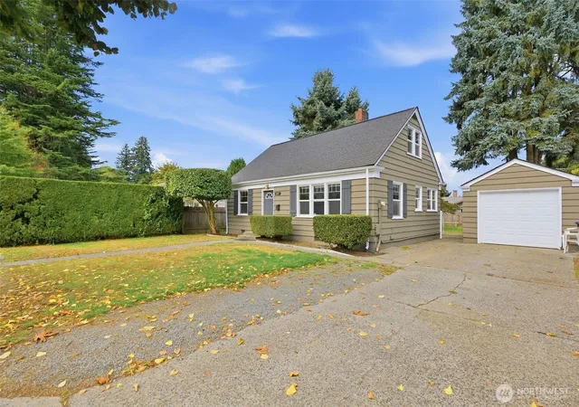 Photo 2 of Single family home for sale at 610 North St Se, Tumwater, WA 98501 | MLS# NWM2585743 | Listing updated on 2026-10-01