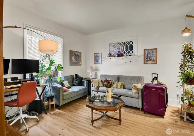 Photo 4 of Single family home for sale at 1625 Belmont Ave, Seattle, WA 98122 | MLS# NWM2585745 | Listing updated on 2026-10-01