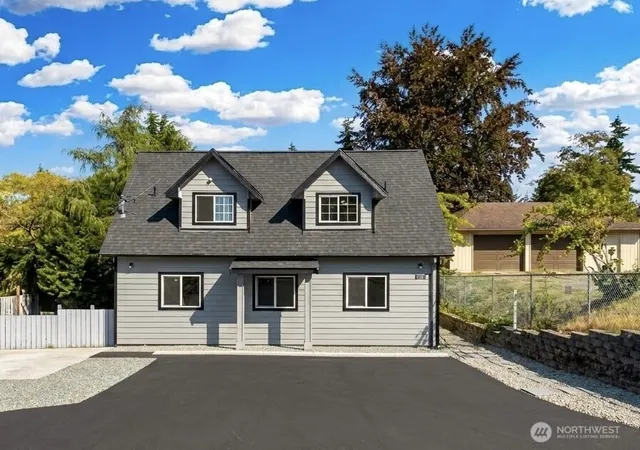Photo 1 of Single family home for sale at 726 Reiten Rd, Kent, WA 98030 | MLS# NWM2585749 | Listing updated on 2026-09-29