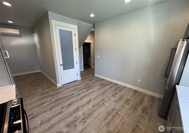 Photo 4 of Single family home for sale at 726 Reiten Rd, Kent, WA 98030 | MLS# NWM2585749 | Listing updated on 2026-09-29