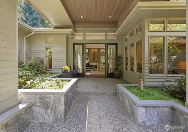 Photo 3 of Sale Pending at 2701 266th Avenue Se, Sammamish, WA 98075 | MLS# NWM2585751 | Listing updated on 2026-09-30