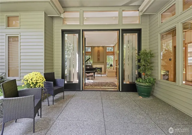 Photo 3 of Sale Pending at 2701 266th Avenue SE, Sammamish, WA 98075 | MLS# NWM2585751 | Listing updated on 2026-09-30