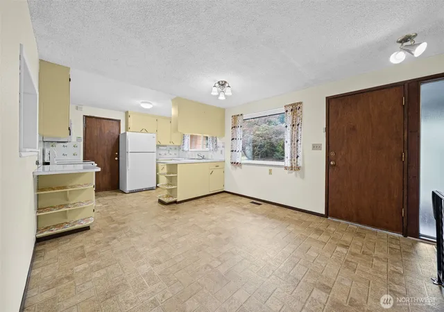 Photo 2 of Single family home for sale at 30071 10th Avenue Sw, Federal Way, WA 98023 | MLS# NWM2585752 | Listing updated on 2026-10-01