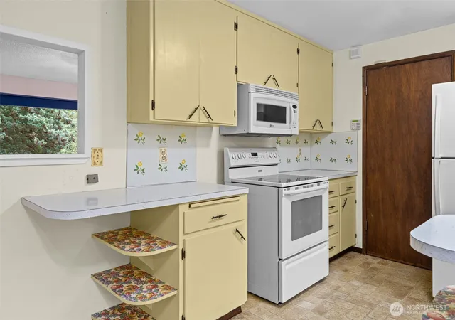Photo 3 of Single family home for sale at 30071 10th Avenue SW, Federal Way, WA 98023 | MLS# NWM2585752 | Listing updated on 2026-10-01