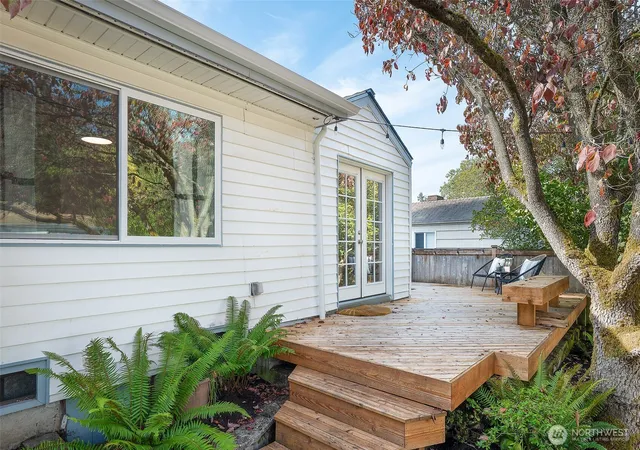 Photo 3 of Sale Pending at 1218 Ne 117th Street, Seattle, WA 98125 | MLS# NWM2585755 | Listing updated on 2026-10-01