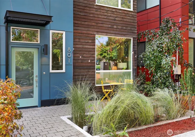 Photo 1 of Townhouse for sale at 801 S Homer St #B, Seattle, WA 98108 | MLS# NWM2585759 | Listing updated on 2026-10-01