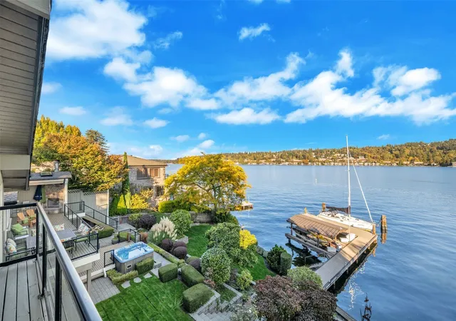 Photo 4 of Single family home for sale at 9625 SE 71st Street, Mercer Island, WA 98040 | MLS# NWM2585762 | Listing updated on 2026-10-28