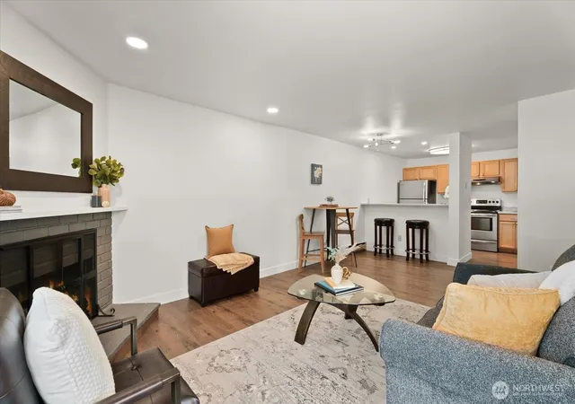 Photo 2 of Condo for sale at 520 S 323rd Place #12-E, Federal Way, WA 98003 | MLS# NWM2585764 | Listing updated on 2026-09-30
