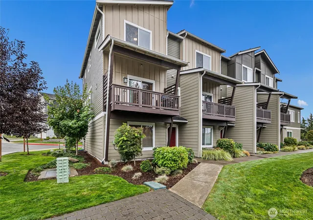 Photo 1 of Single family home for sale at 17541 110th Avenue E #I, Puyallup, WA 98374 | MLS# NWM2585768 | Listing updated on 2026-10-20