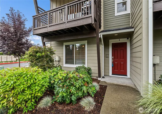 Photo 2 of Single family home for sale at 17541 110th Avenue E #I, Puyallup, WA 98374 | MLS# NWM2585768 | Listing updated on 2026-10-20