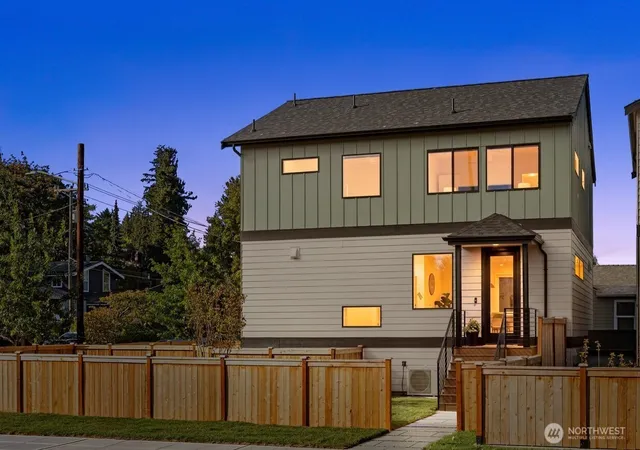 Photo 2 of Single family home for sale at 3314 W Dravus St, Seattle, WA 98199 | MLS# NWM2585769 | Listing updated on 2026-09-29