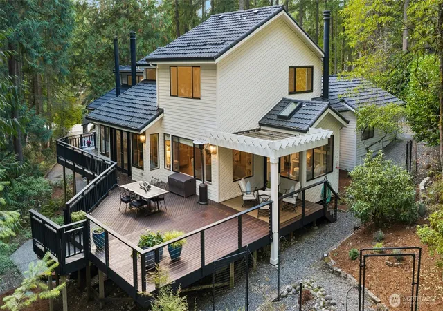 Photo 1 of Single family home for sale at 622 216th Avenue Ne, Sammamish, WA 98074 | MLS# NWM2585772 | Listing updated on 2026-10-01