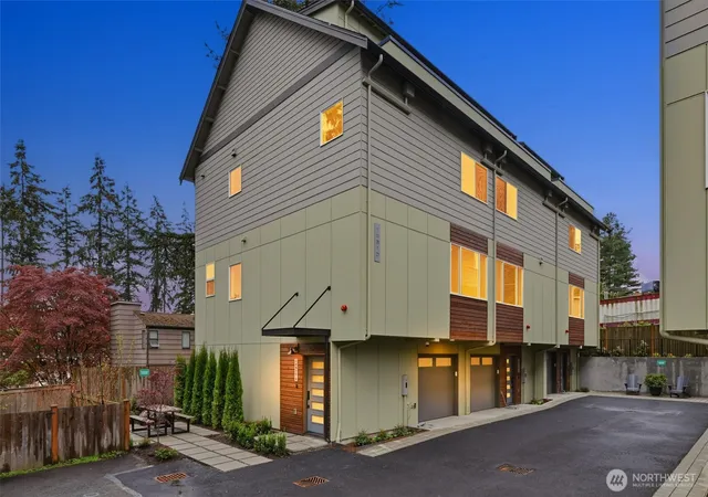Townhouse for sale at 14610 Corliss Ave N #B, Shoreline, WA 98133 | MLS# NWM2585780
