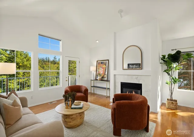 Photo 4 of Condo for sale at 5299 164th Avenue SE, Bellevue, WA 98006 | MLS# NWM2585781 | Listing updated on 2026-10-01