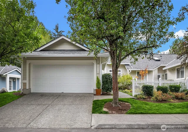 Condo for sale at 22229 43rd Avenue S #5-1, Kent, WA 98032 | MLS# NWM2585784
