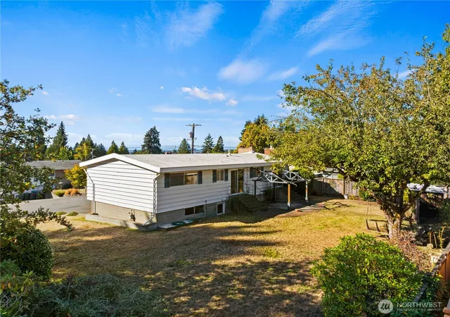Photo 3 of Single family home for sale at 3537 Locust Ave W, University Place, WA 98466 | MLS# NWM2585806 | Listing updated on 2026-10-03