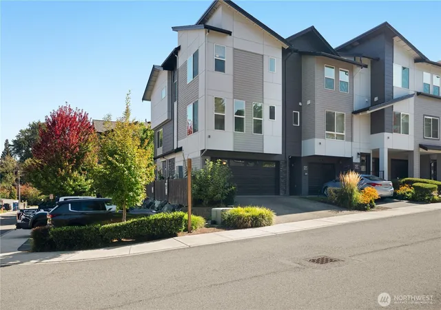 Photo 2 of Townhouse for sale at 15720 Meadow Rd #G1, Lynnwood, WA 98087 | MLS# NWM2585808 | Listing updated on 2026-10-02