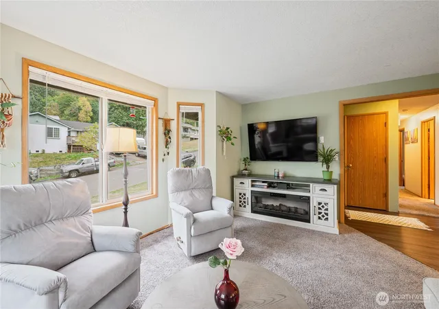 Photo 4 of Single family home for sale at 120 Apple Ln, Kelso, WA 98626 | MLS# NWM2585820 | Listing updated on 2026-09-30