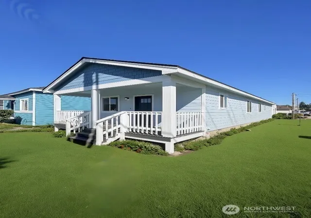 Photo 1 of Single family home for sale at 205 7th Street, Raymond, WA 98577 | MLS# NWM2585824 | Listing updated on 2026-09-30