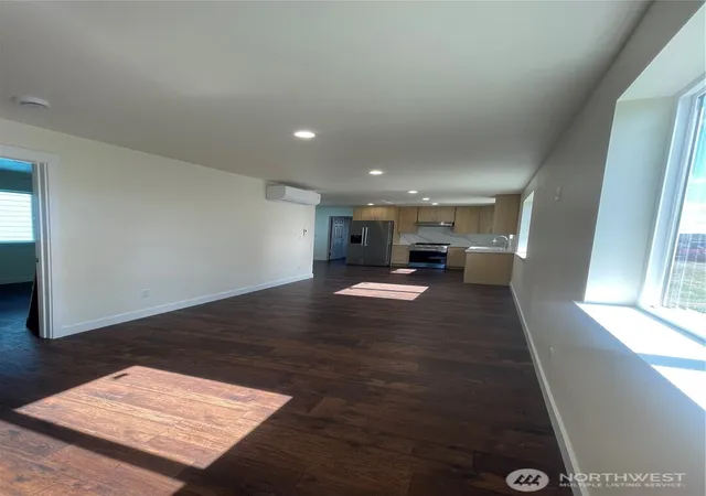 Photo 3 of Single family home for sale at 205 7th Street, Raymond, WA 98577 | MLS# NWM2585824 | Listing updated on 2026-09-30