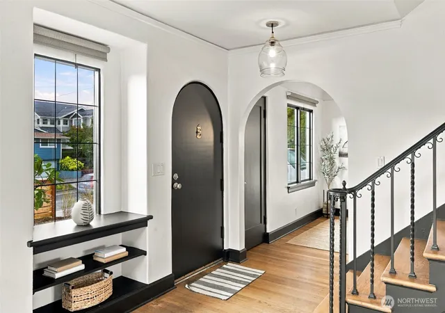 Photo 3 of Sale Pending at 7944 Seward Park Ave S, Seattle, WA 98118 | MLS# NWM2585827 | Listing updated on 2026-09-29